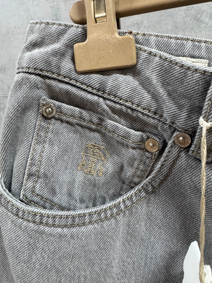 683